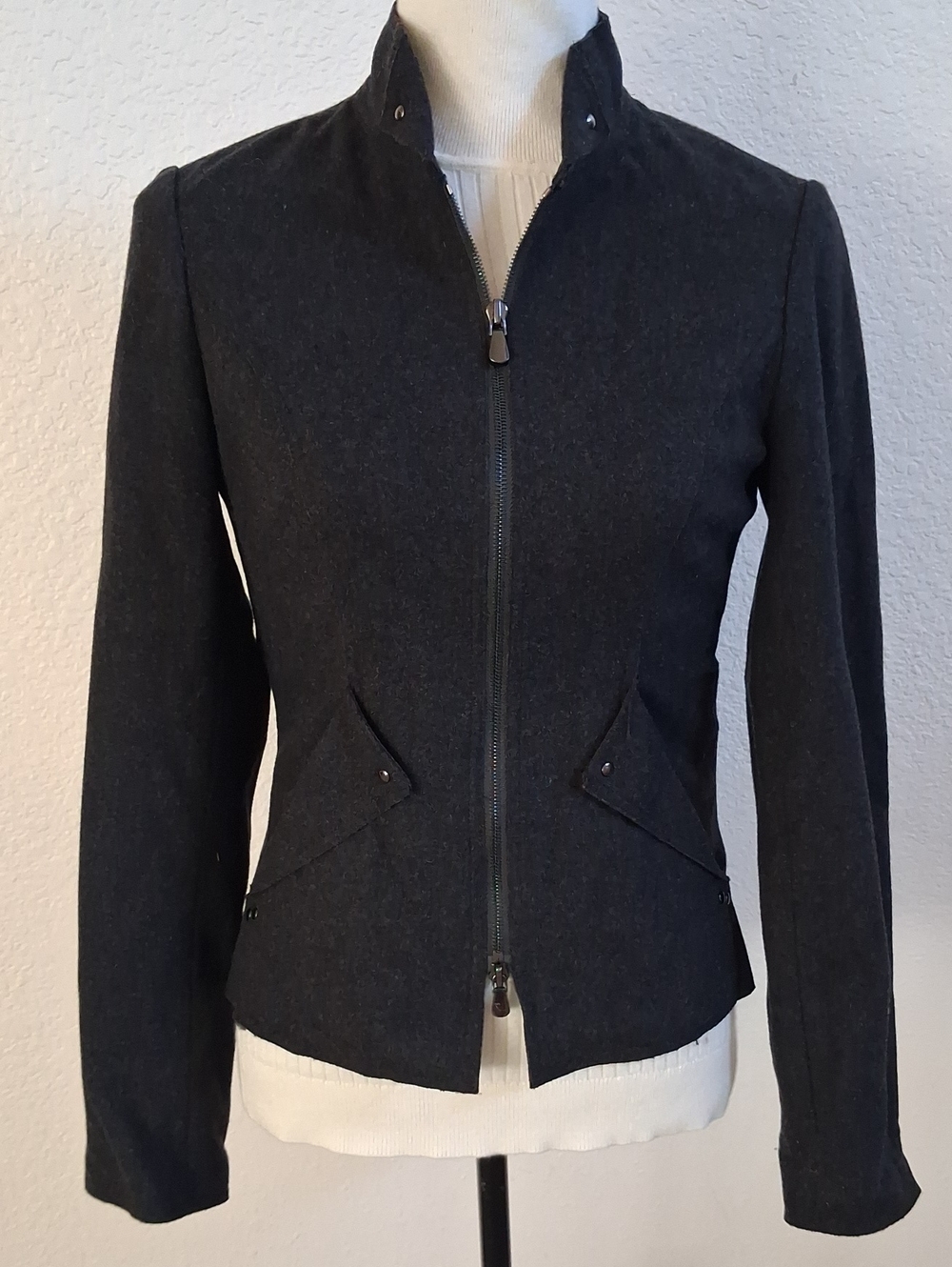 NWOT Per Se Women's Charcoal- Dark Gray Wool Blend Zip-Up Blazer. (2)